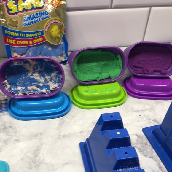 Kinetic Sand with Accessories - Picture 4 of 4